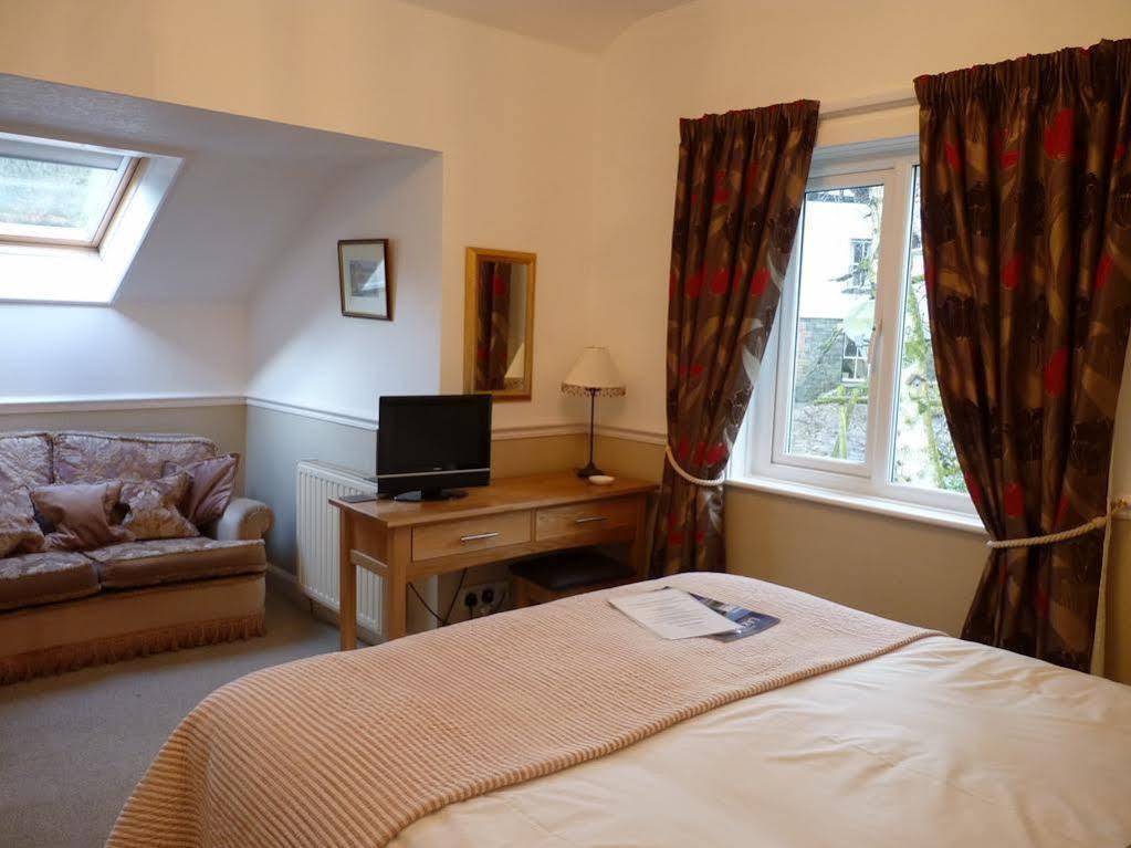 Lyndhurst Guest House Ulverston Kültér fotó