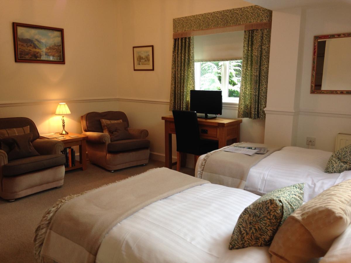Lyndhurst Guest House Ulverston Kültér fotó